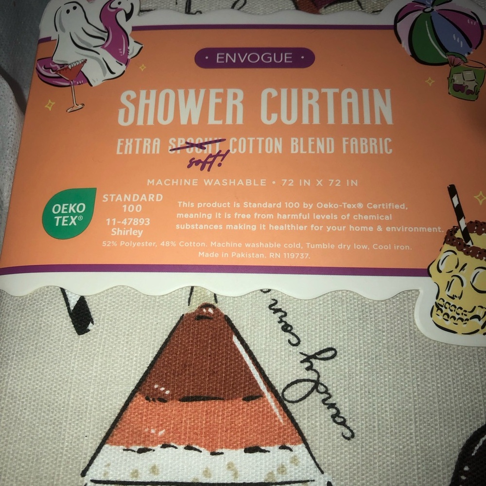 👻 Envogue Halloween Cocktail theme shower curtain - fabric